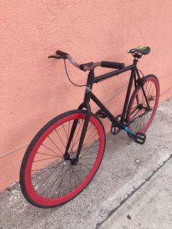 Fixie bike 57cm frame 700x25c tires good condition ready to ride