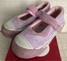 Umi Size 10 Shoes