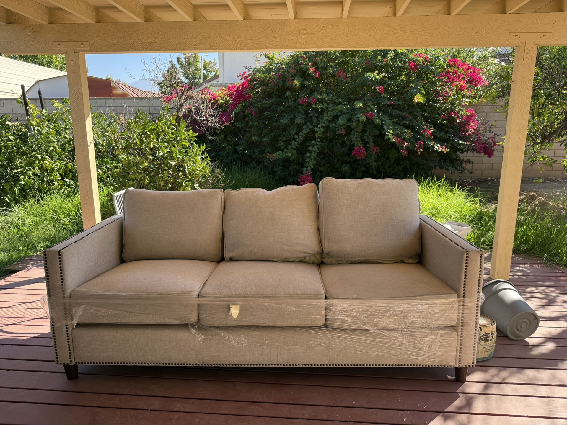 Free Sofa