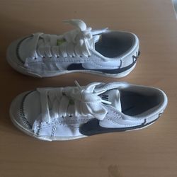 7.5 Women’s Nike Shoes