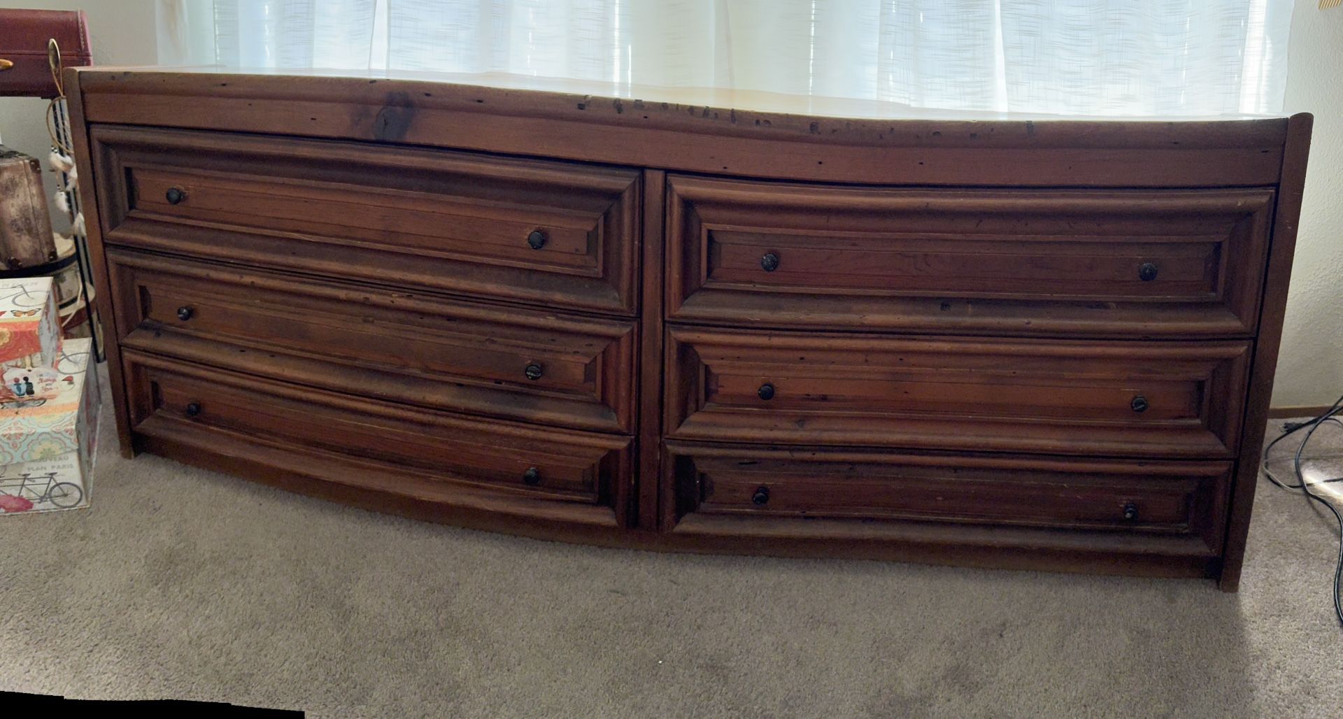 Long Dresser