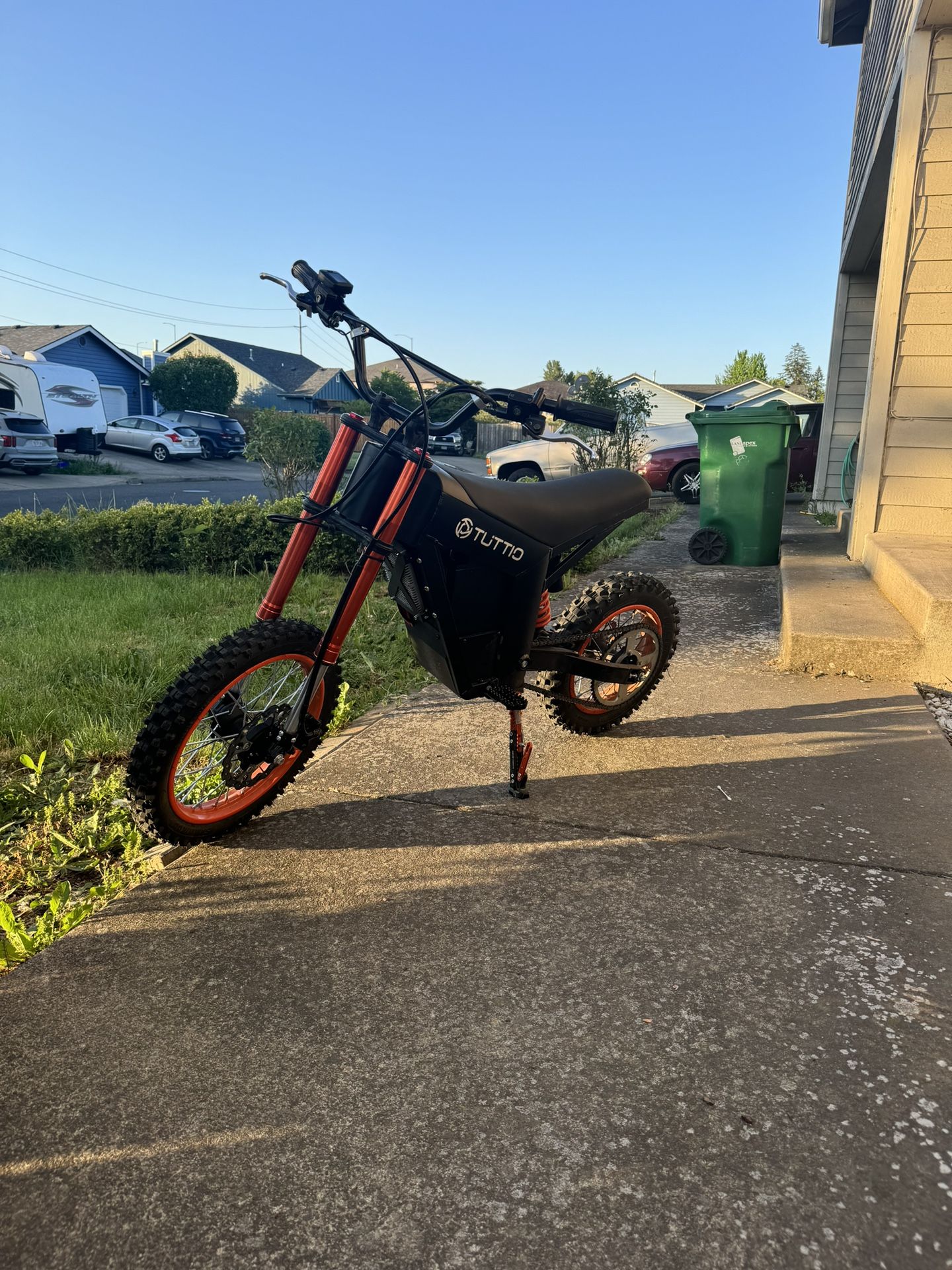 Tuttio Electric Dirt Bike