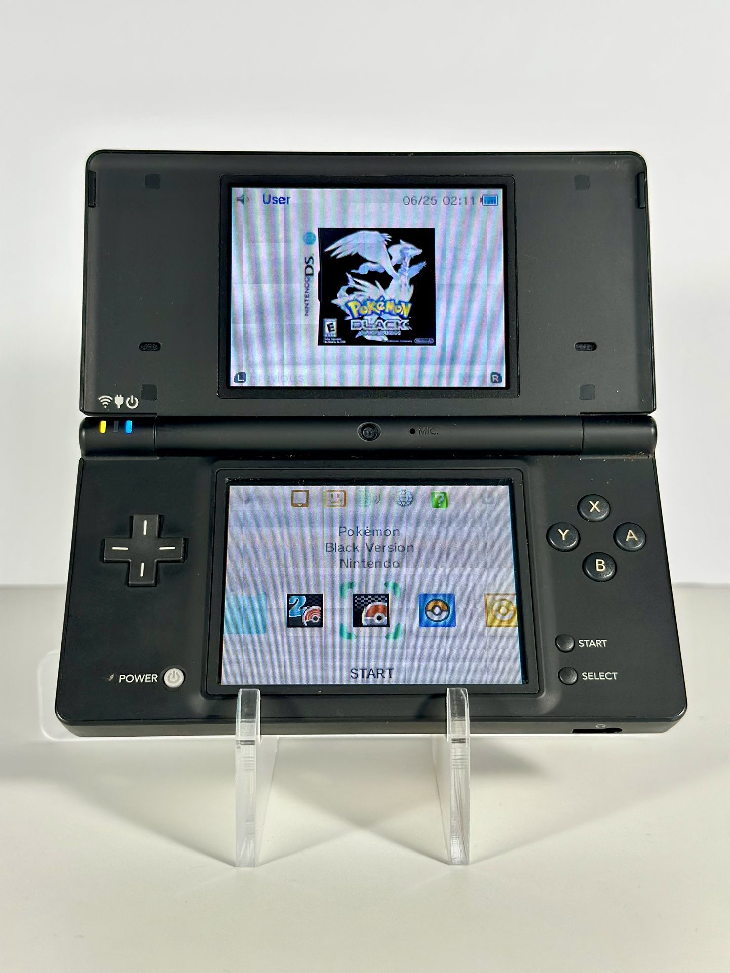 Nintendo DSI W/ Over 500+ Games Installed