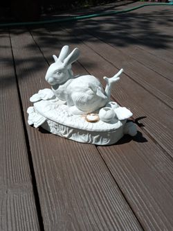 Anthropologie Bunny covered dish 