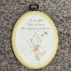 Vintage Hallmark Collectible Oval Plaque A Daughter Fills The Heart With A Special Kind Of Love