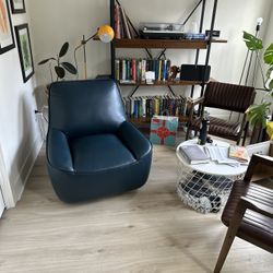 Dania Swivel Chair