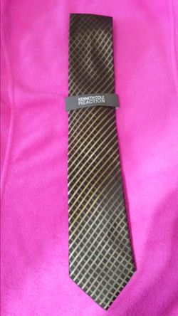 Kenneth Cole Reaction tie