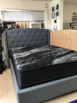 Queen mattress, platform & boxframe