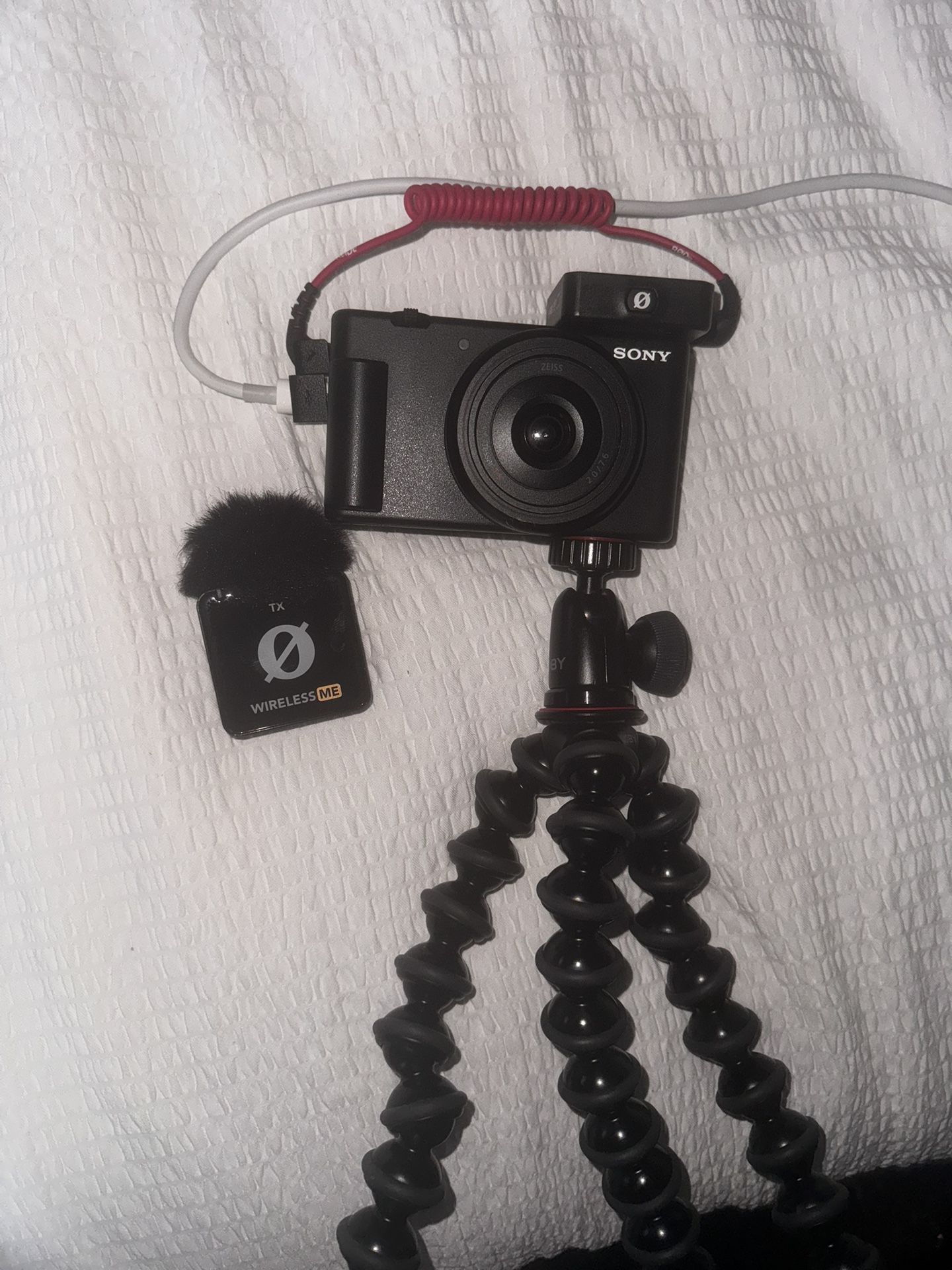 Sony ZV-1F WITH ROGUE MICS AND TRIPOD