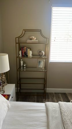 Good trim book shelf