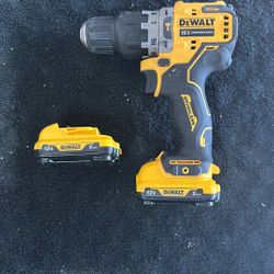 Dewalt Drill / 2 Batteries 