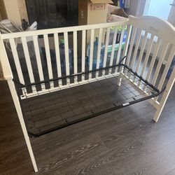🌟 Convertible Baby Crib / Toddler Bed – Excellent Condition! 🌟