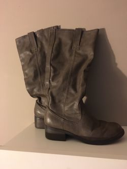 Olive color boots size 8 1/2
