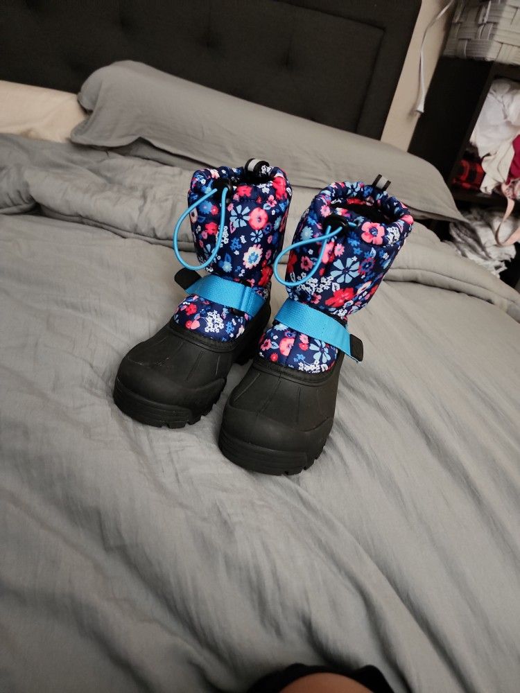 Girls Snow Boots Size 2