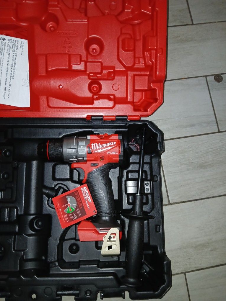 Milwaukee M18 Fuel Hammer Drill 