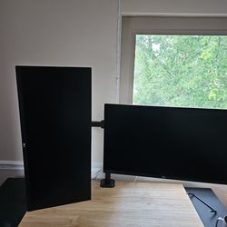 29 And 27 Inch LG 4K MONITORS WITH ALL THE ORIGINAL PACKAGING, CONNECTORS, AND BASE STAND. MOST BRAND NEW. 