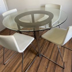 Free Delivery / Glass Dinning Room Table