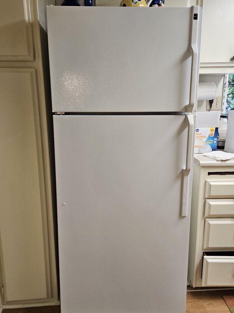 Hotpoint Refrigerator Freezer