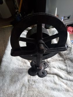 Vintage Cast Iron Wallpulley