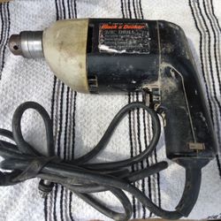 BLACK & DECKER CORDED POWER DRILL
