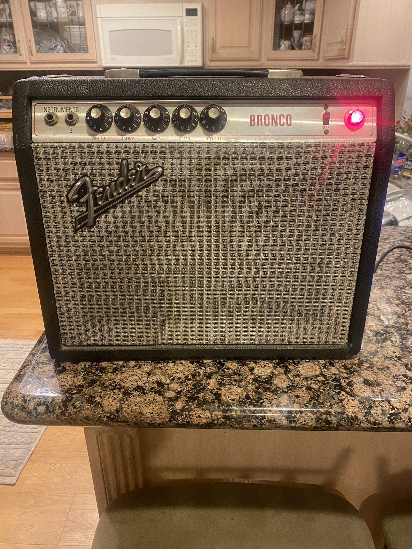 Classic Fender Bronco termolo Amp