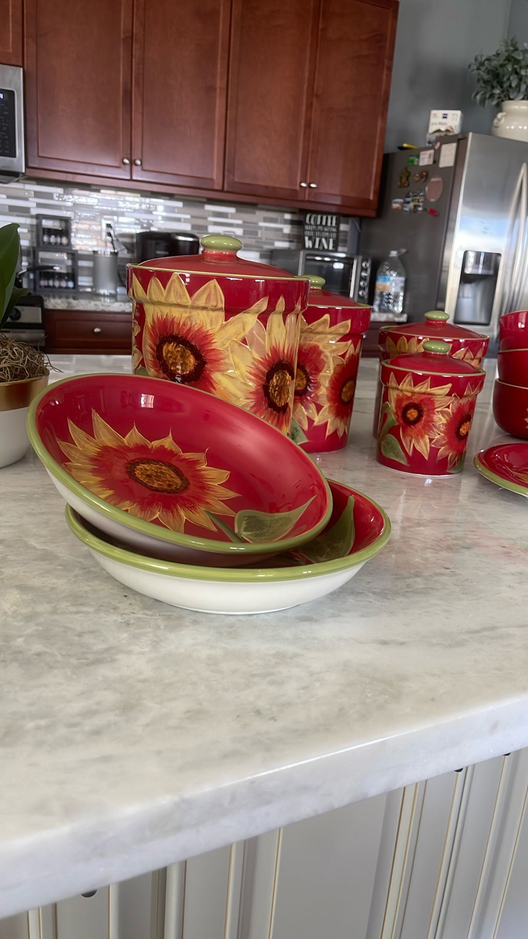 Red Sunflower China Set 
