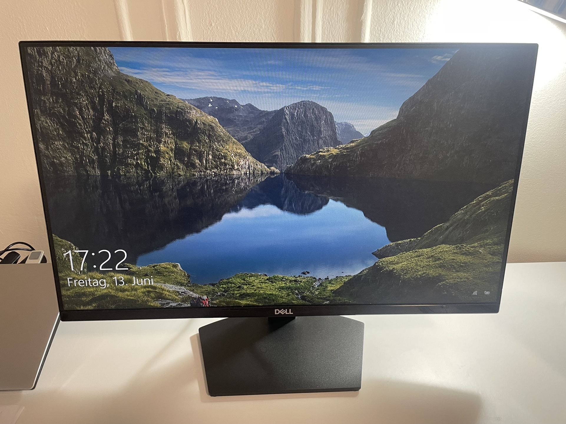 Dell 24 Inch Monitor