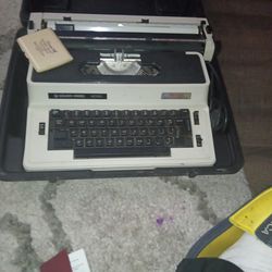 Eakes Electric Typewriter. The Pinnacle Of Typewriter Technology