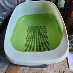 2 Breeze Tidy Cat Litter Boxes 