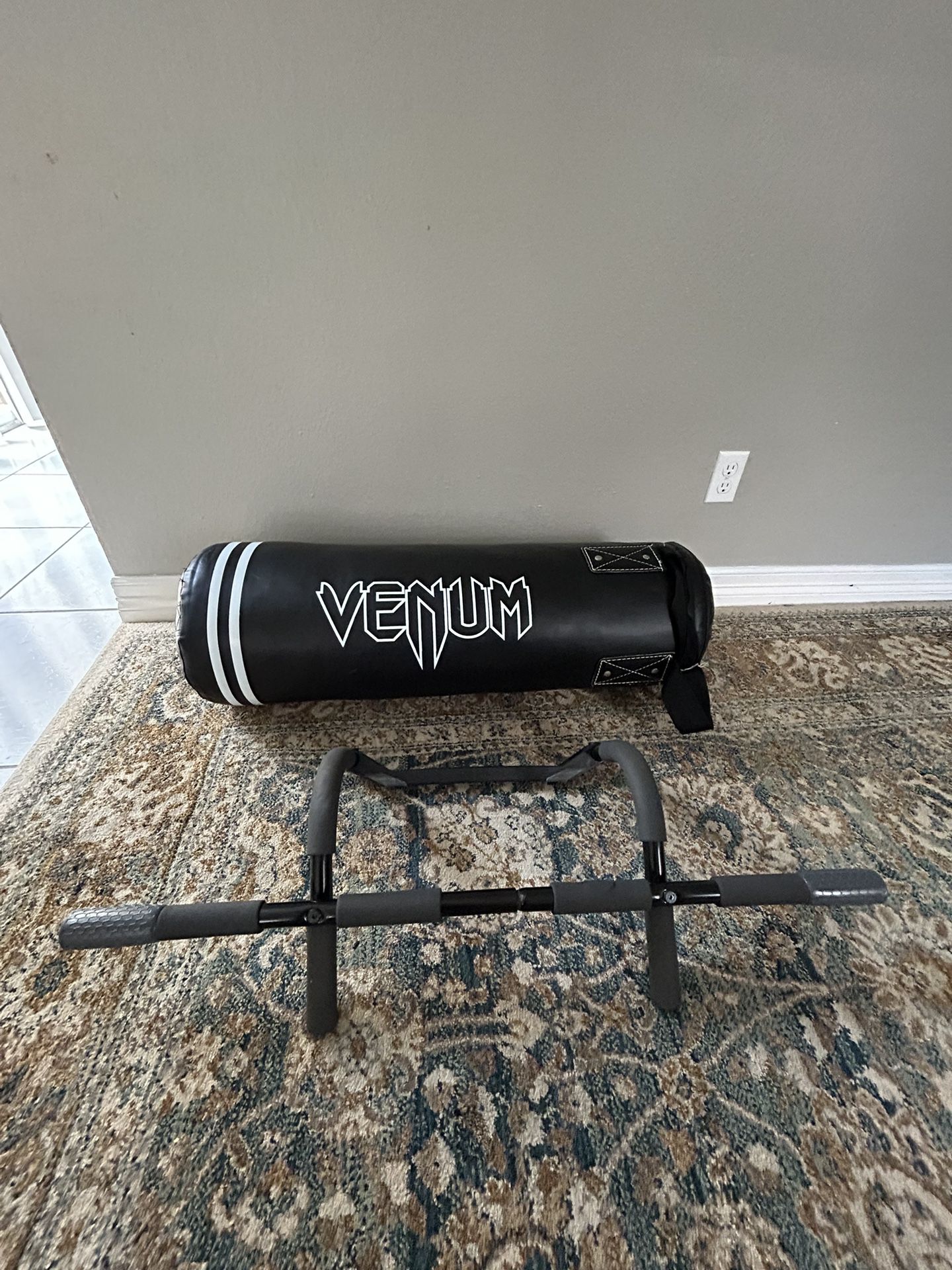 Punching Boxing Bag With Pull Up Bar