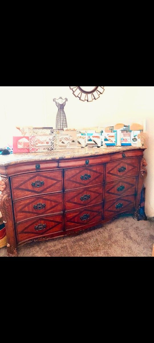 Antique Dresser Beautiful condition