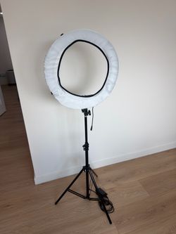 Standing Ring Light
