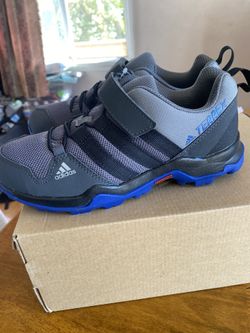 Adidas Shoes For Kids Soze 2 1/2