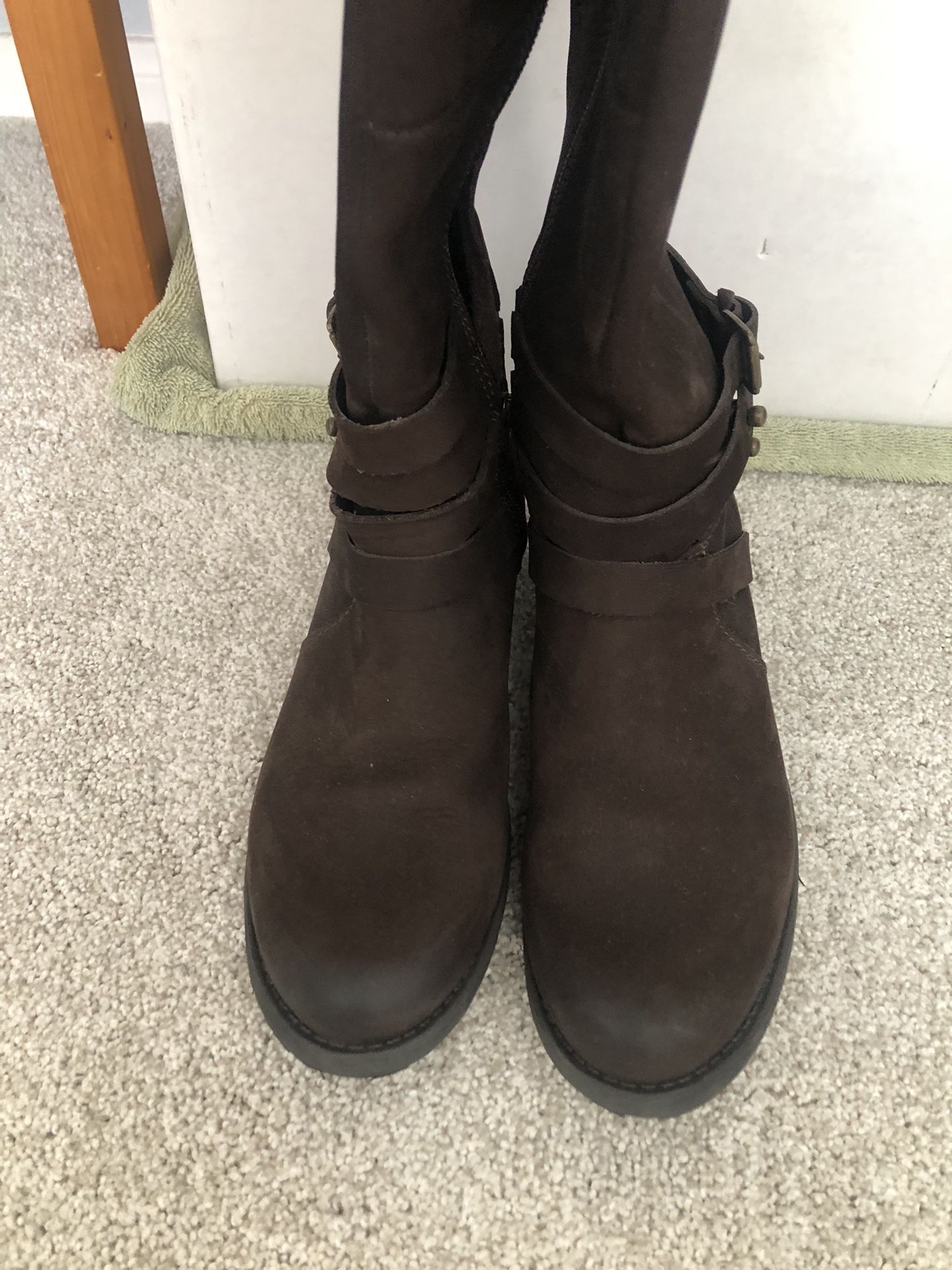 Super Cute Leather Boots