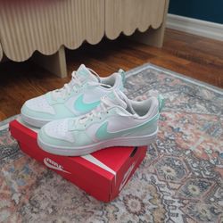 Brand New Womans Nike 