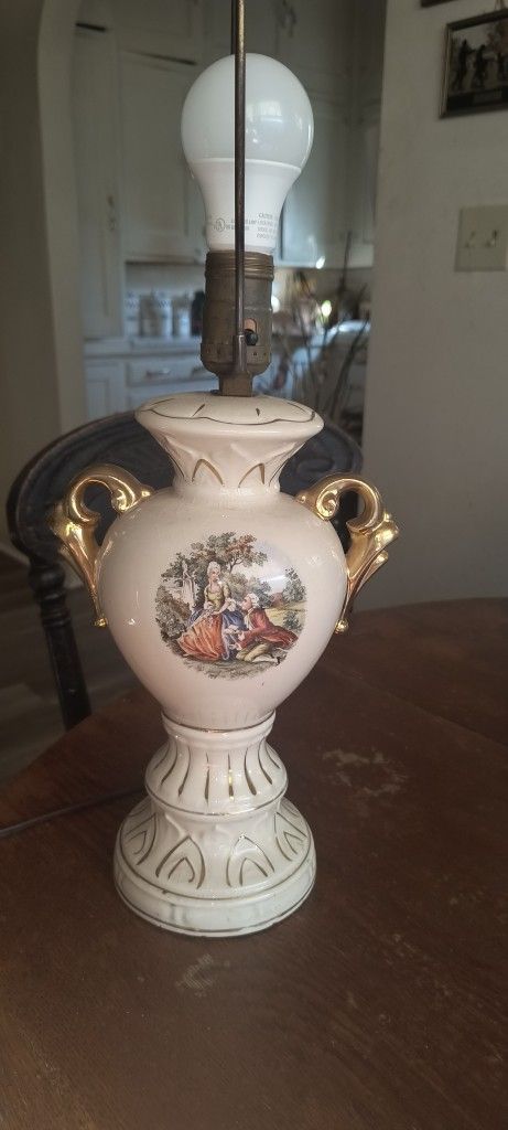 Vintage George And Martha Washington Lamp