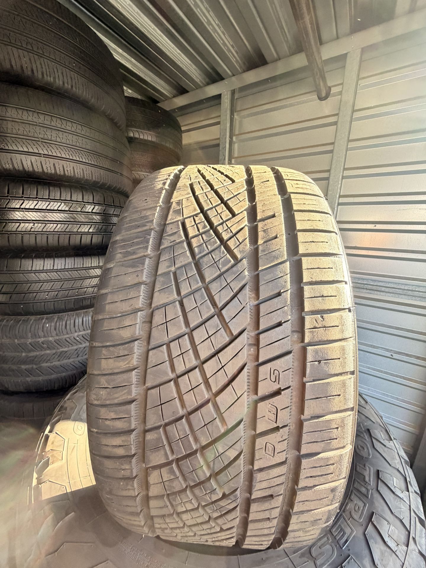 285/30/22 Continental Extremecontact Dws06 90%+ Tread (1)