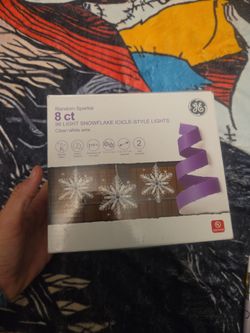 GE Random Sparkle Snowflake Icicle-Style Lights 8ct