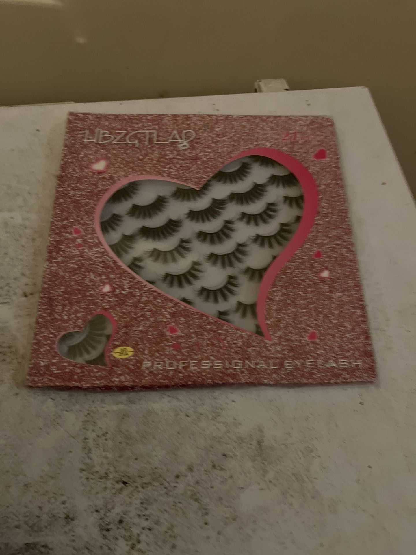 Eyelashes Varied Of Size