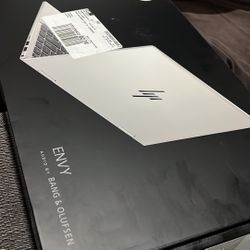 HP Envy x360 2-in-1 Laptop 14-es0033dx