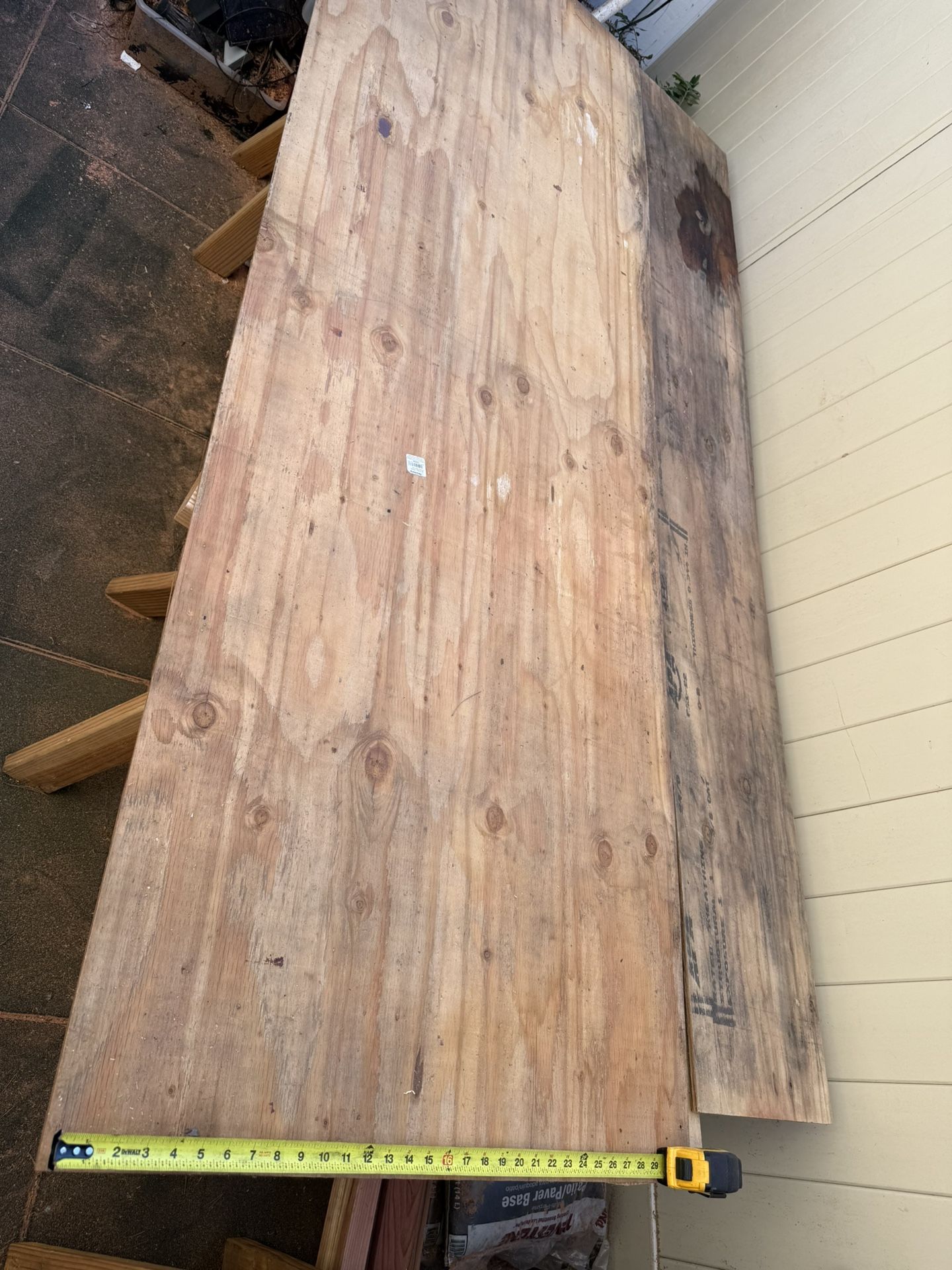 Free 4 x 8 x 3/8” plywood. Ripped at 32”length wise.