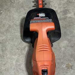 Black & Decker Corded 17” Hedge Trimmer TR117