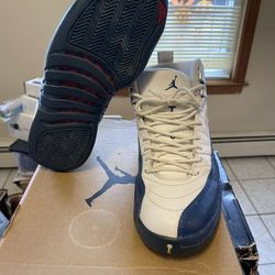 French blue Jordan 12s SIZE 8.5 