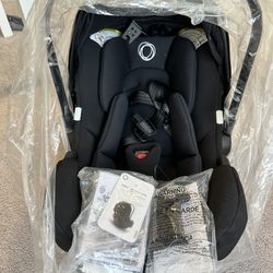 Nuna Car seat - Bugaboo Turtle One by Nuna car seat with base