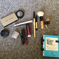 Bobbi Brown Brushes And Accessories 