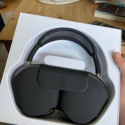 Midnight Black generation 2 airpod max’s brand new never used 