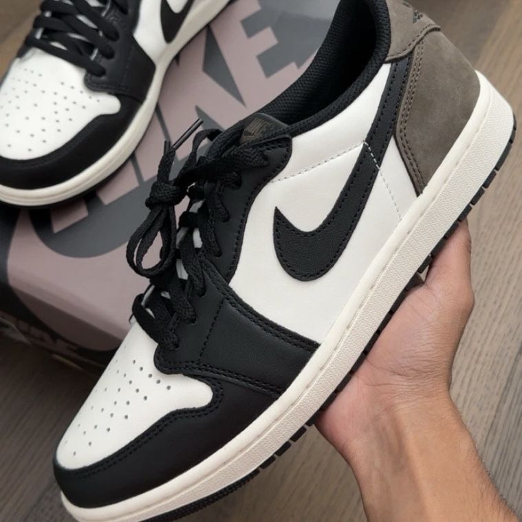 Air Jordan Retro 1 Low OG Mocha - Size 10
