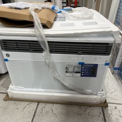 GE - 18000 BTU Window Air Conditioner For an Area Upto 1000sq Ft- 230V