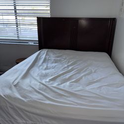 King Size Bed With Headboard And Mattress 