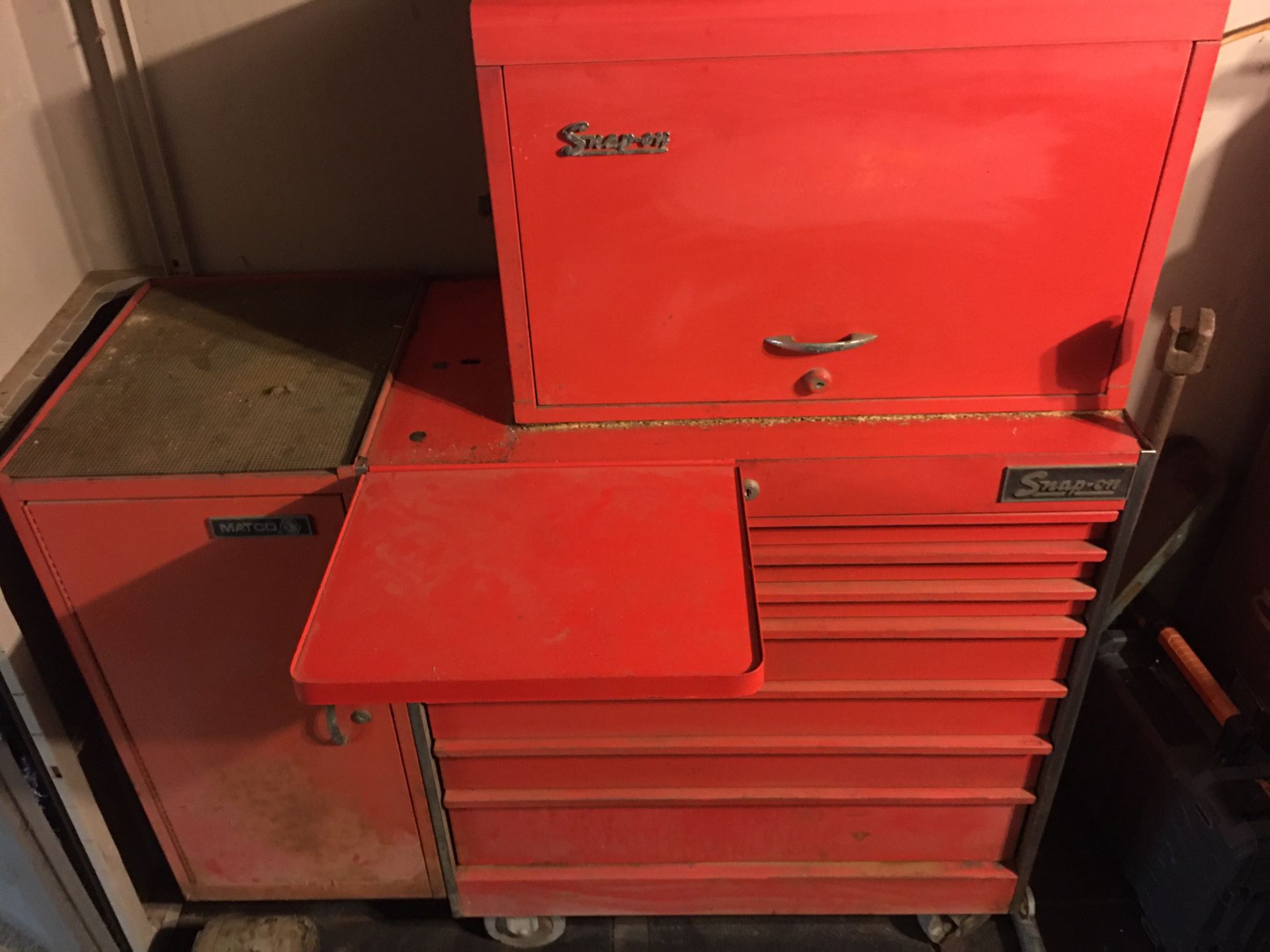 Snap on tool box with tools lots of extras